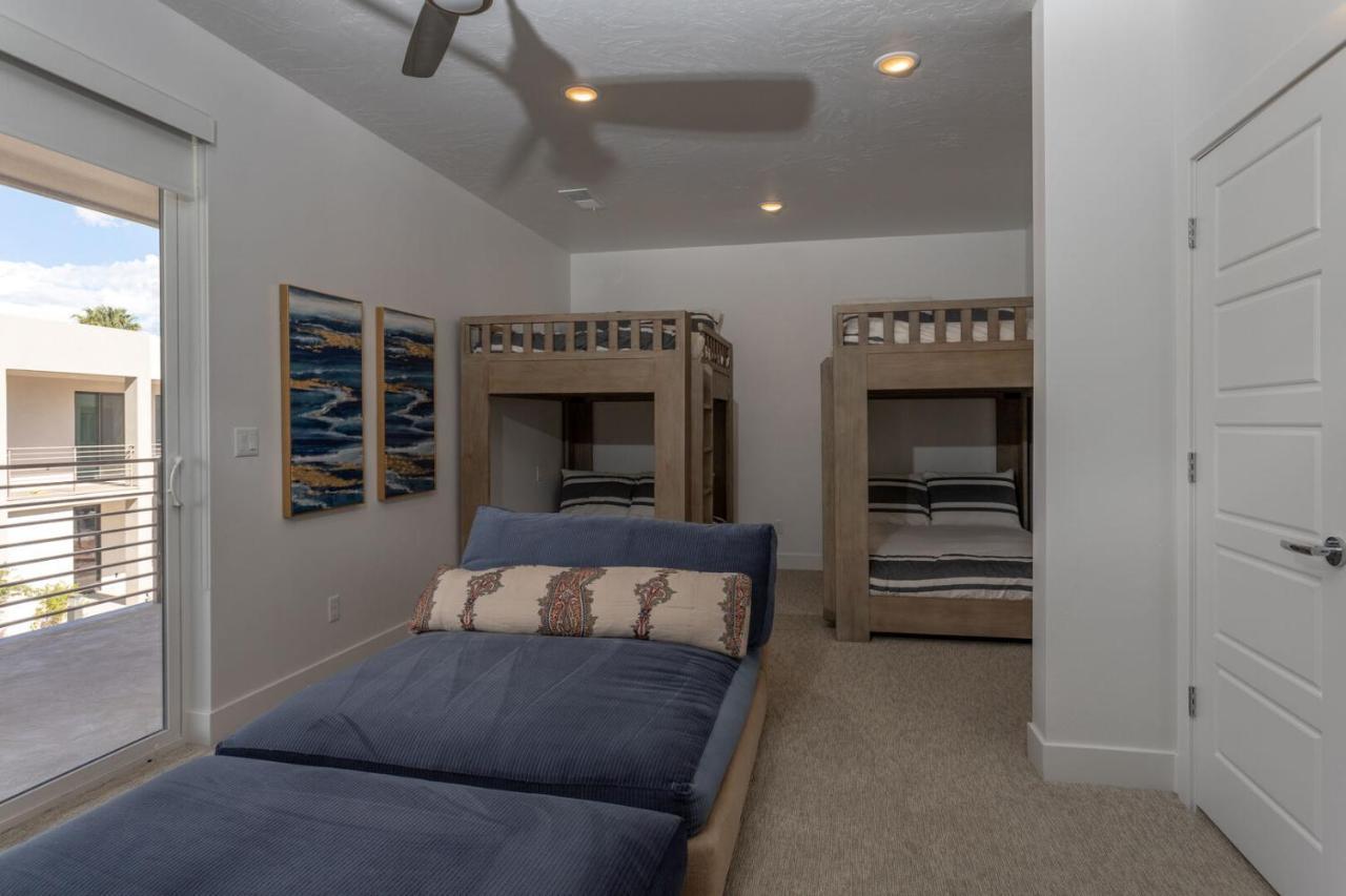 Lofts 13 4-Bedroom Modern Loft Steps From The Pool St. George Bagian luar foto